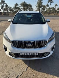 سورنتو 20رقم بغداد مكفوله كفاله عامه من صبغ او ضربه  سياره جنطه كهرباء...