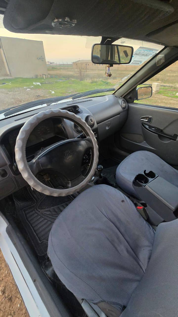 السيارة موديلها ٢٠١٢
سنويتها ٢٠٢٨ بسمي شرط التحويل 
بيها جاملخ شوية صبغ 
والصندوق شبر تقليم 
كير محرك شرط  
خياسها قليل كلش 
تبريد تدفئة كهربائيات كلها شغالة قفل كهربائي 
سعر 35
***********
