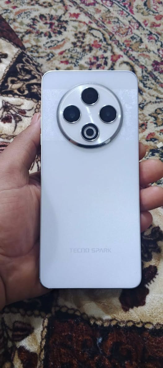 سلام عليكم.
جهاز تكنو سبارك 30 g4
ذاكرة 256+8
جهاز استخدام شخصي جدا نضيف مواصفاتة بالصورة 
استفسار اكثر *********** واتساب اتصال
