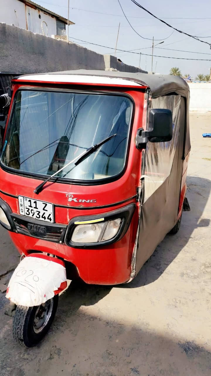 موديل 20  /  رقم بغداد انكليزي بأسمي تحويل ثاني يوم وداخله هزه جديده /  بيه ضربه خفيفه بلصفحه / المحرك تجفيت عام مال شركه خرسه كبل للشارع نكره سلف / السعر 5 و700 وبيه مجال /  مكاني بغداد الدوره ***********
