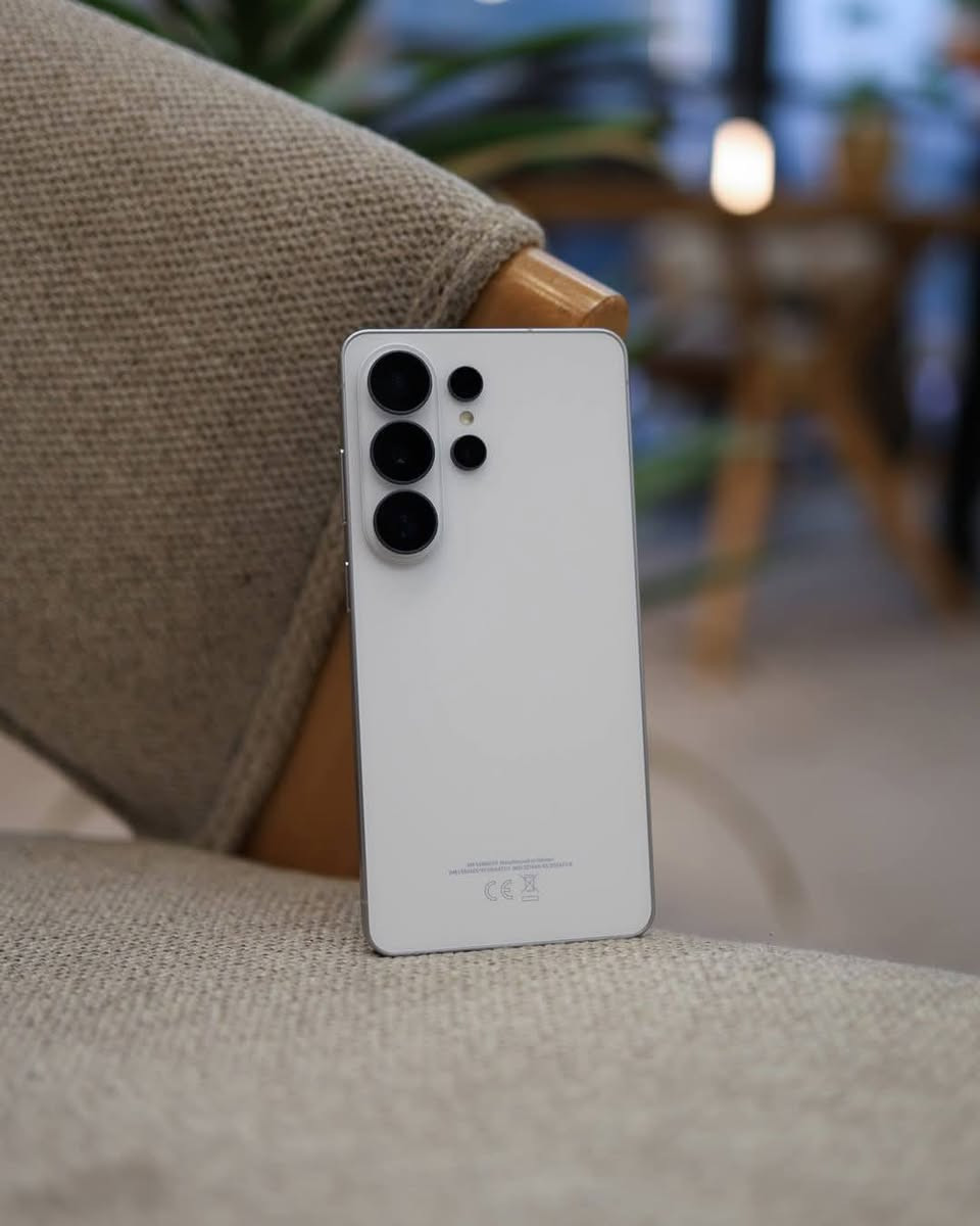 رسمياً وصل🔥
Samsung Galaxy S26 Ultra

السعر: 1,800,000 دينار عراقي
الذاكرة: 256GB
أبرز التغيرات 
• الإطار صار من الألمنيوم بدل من التيتانيوم 
• شاشة محمية بزجاج Gorilla Armor 2 المقاوم للخدش والكسر
• شحن سريع 60 واط
 يشحن من 0% إلى 75% خلال 30 دقيقة فقط

• فتحة العدسة صارت اكبر 1.4 بدقة 200MP 
– كاميرا أمامية محسّنة 
-  ميزة تصوير فيديو ثابت Horizontal Lock
• تقنيات ذكاء اصطناعي متقدمة 
• ميزة حماية خصوصية الشاشة Private Display
 
#GalaxyS26Ultra


**إذا كنت صاحب هذا الإعلان وتريد حذفه لأي سبب، رجاءا أرسل رسالة إلى الدعم الفني**