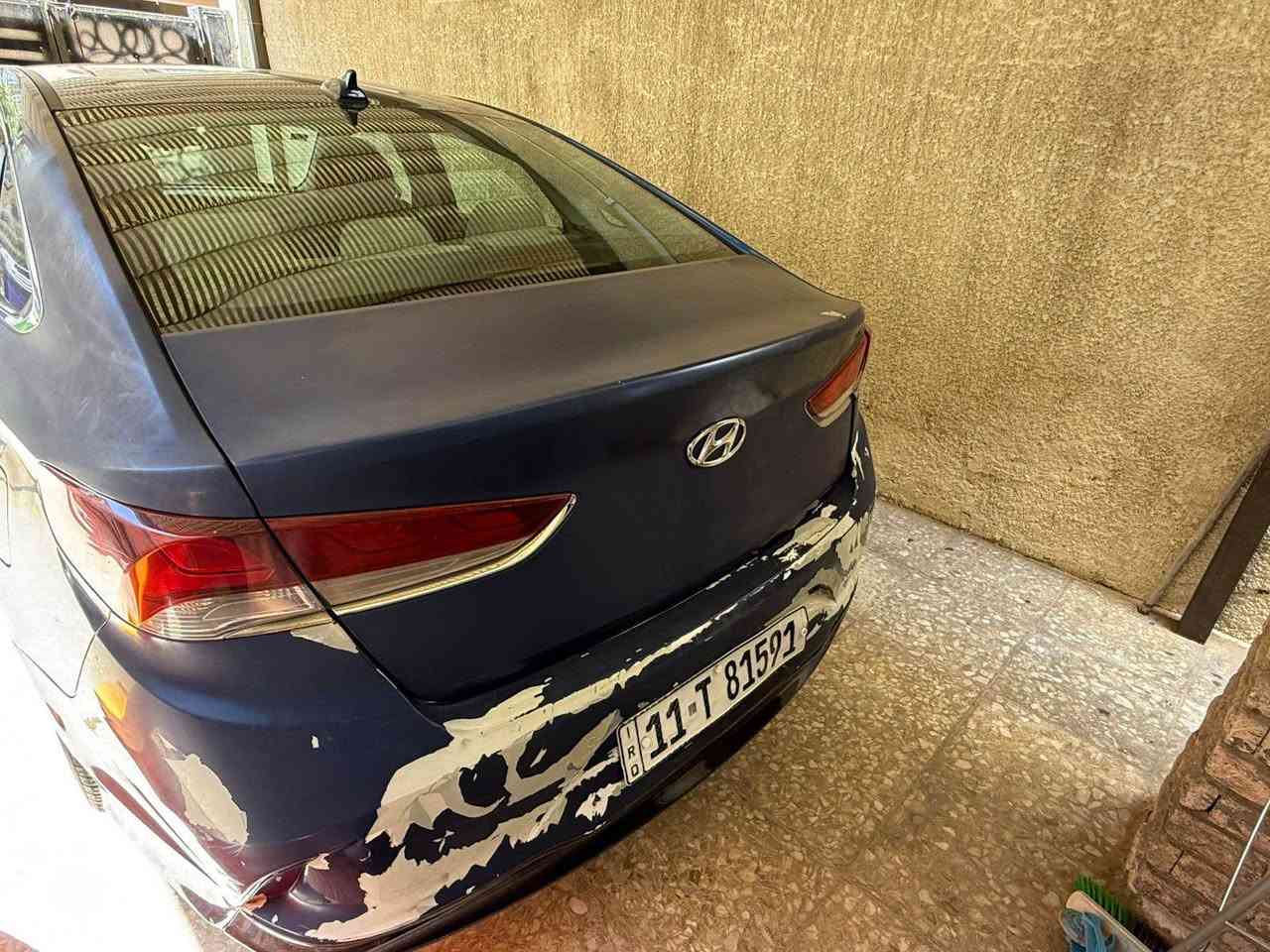 السلام عليكم 
سوناتا 2018
رقم بغداد الدولي 
بدون ايرباك قطعتين صبغ 
حادث خلفي موضح بلصور بدون دواخل
موصفات 
بصمه 
شاشه جبيره
كشنات هيتر 
داخل ابيض 
حلوه السياره 
يرادلها ترتيب الصبغ فقط
بدون نواقص 
السعر مناسب ب119 ورقه وبيها شي بسيط
مكاني الصبح حارثيه العصر بل امين
*********** بغداد, العراق
