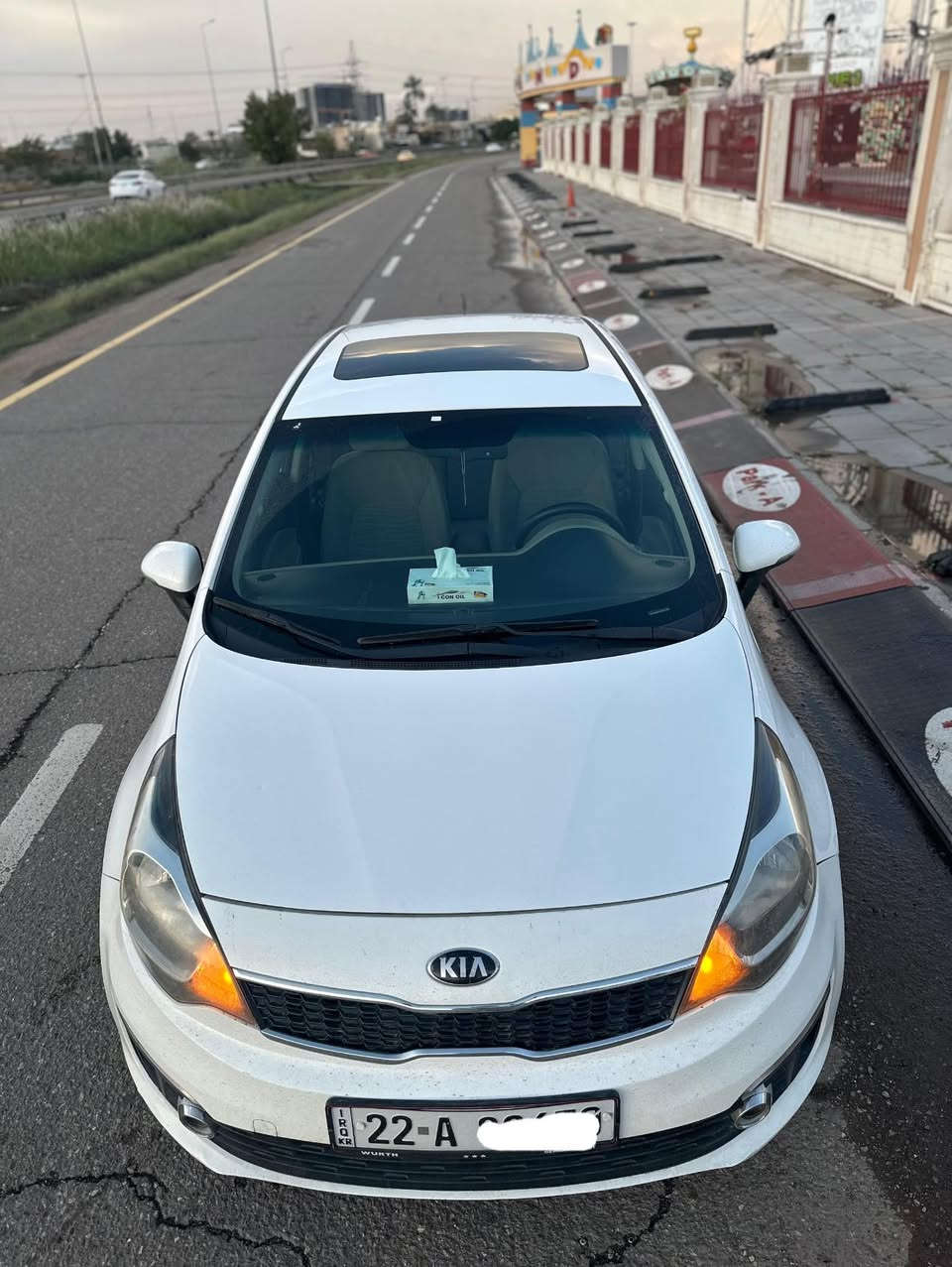 السلام عليكم 

للبيع كيا ريو خليجي موديل 2016 محرك 1600 دوش المرغوب استخدام شخصي جديدة ماشية 127 الف كيلو مواصفات فتحة حساسات مري شفط شاشه كاميرا كشنات مخمل تدفئة تبريد كير ومحرك مكفولات السيارة مكفوله من الضربه عدا بارد باب خلف السائق جوه والدوسه والباقي مكفول رقم اربيل الجديد شرط التحويل مكاني بغداد حي الجامعة اتصال او واتس ***********
