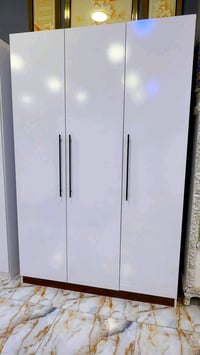 كنتور ثلاثي جديد ومعاصر بلون أبيض أنيق يناسب جميع أنواع ديكورات الغرف....