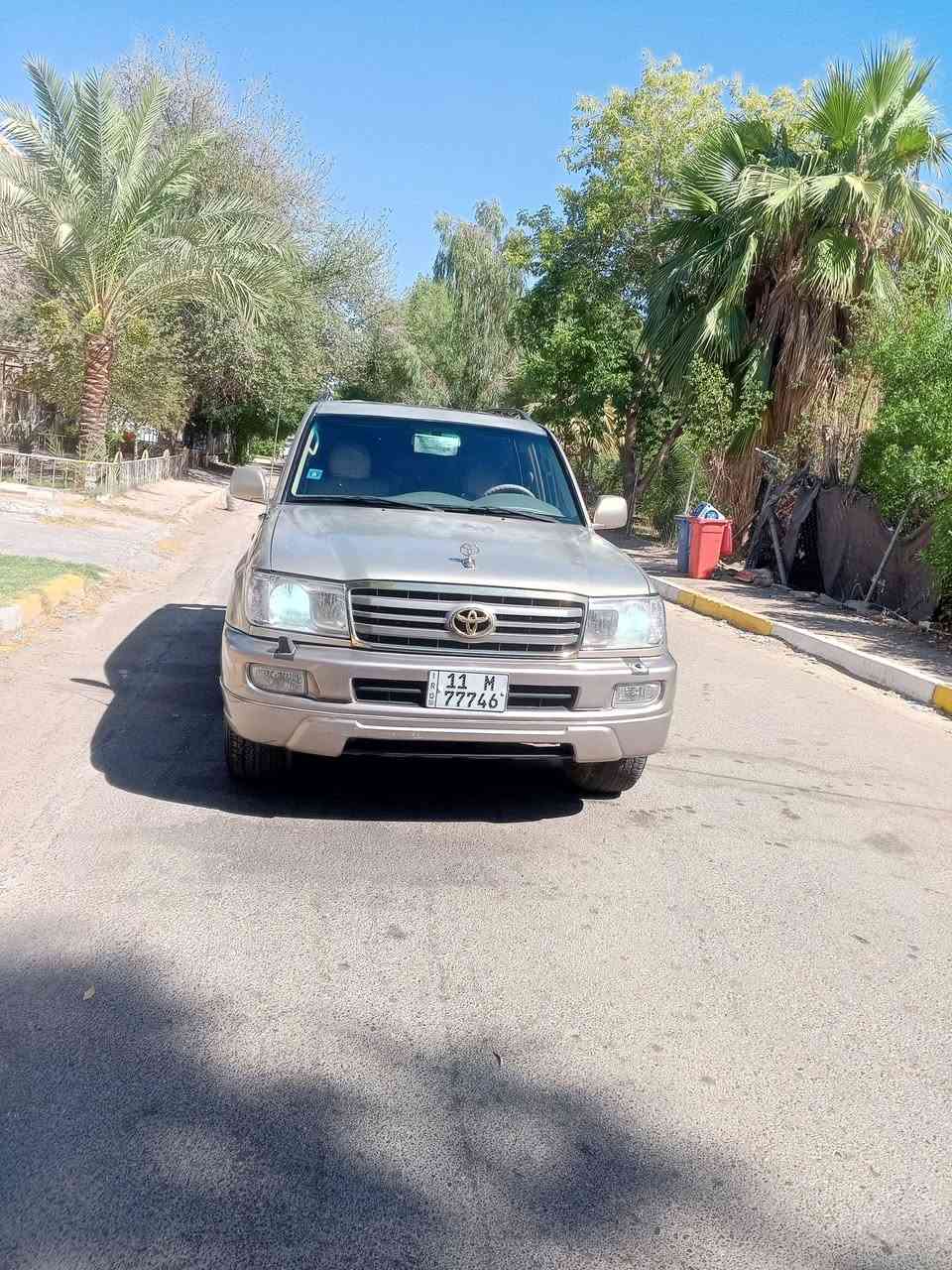 السلام عليكم من رخصت الادمن
للبيع لاندكروز مونيكا 2006
رقم بغداد انكليزي رقم وسنويه وهزه جديده
السياره باسمي
مكفوله كفاله عامه ماعدا شويه جراد بالبنيد
كير ومكينه واكسلات مكفوله 
تخم تاير وصدر خلفي وامامي جديد 
كهربائيات السياره على وظع الشركه
لوگير خفيف وثگيل
نظام دفلوك
فتحه سقف 
7راكب
تبريد3 ثلاث قطع
كامره خلفيه دواره وحساس
ثلاجه بل فرس اجرش
دبل تانكي ودبل فيت بمب
السياره وظع الشركه كلش حلوه وكاعده
السياره استعمال شخصي *********** بغداد شارع فلسطين السعر السعر 173 بيه مجل قليل
