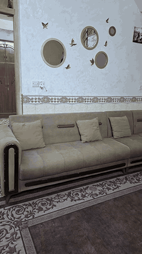 ديوان مع قنفه للبيع السعر ب550 الف العنوان بغداد الخطيب الزراعي قرب اسواق تفاحه ***********
