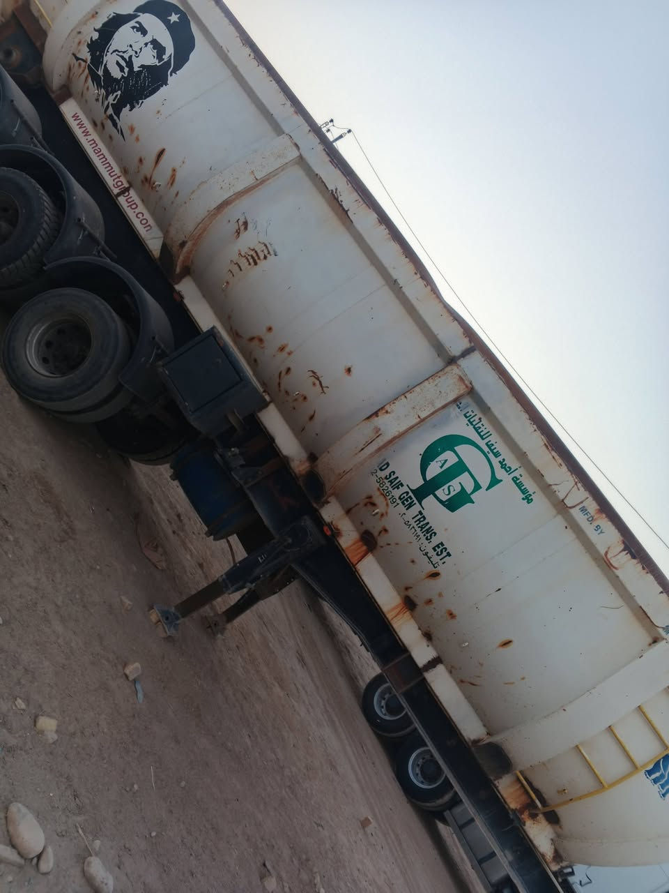 للبيع.. عربة المانية 37 متر خفيفة دناگير 16 جاهزة للعمل بس نقص تايرات. 22 .. مكان كوت..
***********
***********
