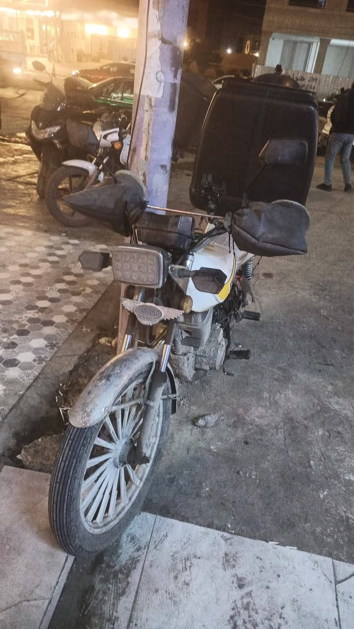 سلام عليكم ورحمة الله حبايب هاي درجه للبيع عله هاي الوضعيه محرك مابي شي ميتين سيسي  ضاغطه وزنجيل رايده 600وبيه مجال مكان بغداد بياع تقاطع الدرويش مكلف بل نشر رقم صاحبه***********
