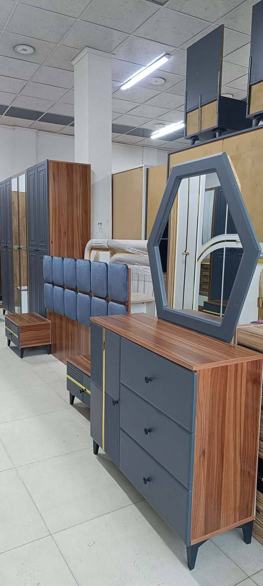 إذا تحب الأناقة والبساطة بنفس الوقت 👌
هاي الغرفة تجمع الفخامة والذوق العصري بلون رمادي مميز ويا خشب  ✨
متوفرة عدنا وبسعر مناسب 🔥
📍 معرض سراي غرف النوم التركية.5..قطع  مستخدمه فول نظافة يوجد.لدينا نقل ،🚛🚛وشد مجاني-العنوان.موصل .حي البكر .قرب محطة ايلاف.التواصل ☎️☎️عبر الارقام التاليه الوتساب..فقط..
***********
‏‪0775 855 3083‬‏
***********
