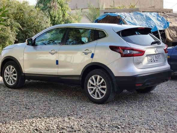 السلام عليكم 
للبيع 
نيسان روج موديل 2022 محرك 2000 سبورت مرقمه اربيل دولي باسم البايع شرط التحويل والوكاله ماشيه 50 الف 
قطعه وحده چاملق الامامي جهه السايق فقط السياره نظيفه مال جناي 
صور الضرر مرفق بالمنشور 
عنوان السياره الشرقاط الساحل الايسر قريه سديره 
السعر 175 وبيها مجال 
للاستفسار الاتصال على الرقم التالي 
‏‪0782 498 9510‬‏
