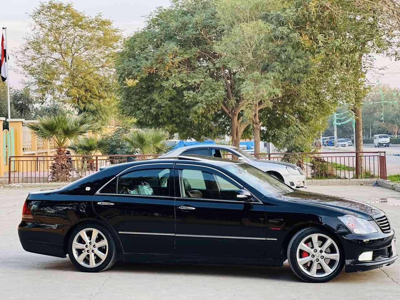 سلاوي خوا له هه موو لايه ١٨٤ ساق ٢٠٠٧ به سمه ره ساسي
مواسه فات سلايت جلدو هيته ر  ئاوينه ايشاره ويل دنگه ي استيل چوار تايه ي لوك بي چالوو شوخت عه ته ري trd گيرو مه كينه به شه رت كامل سپورتي بو كراوه  كامل مه سرفي كراوه به زياده وه ٤ ده بلي رويالي له ژيره 
ته نها يه ك پارچه ي سبو خه اورپا 
سعري ٨٢ معامه له گورينوش به شتي به دلم بيت 
شوين كه لار ***********
