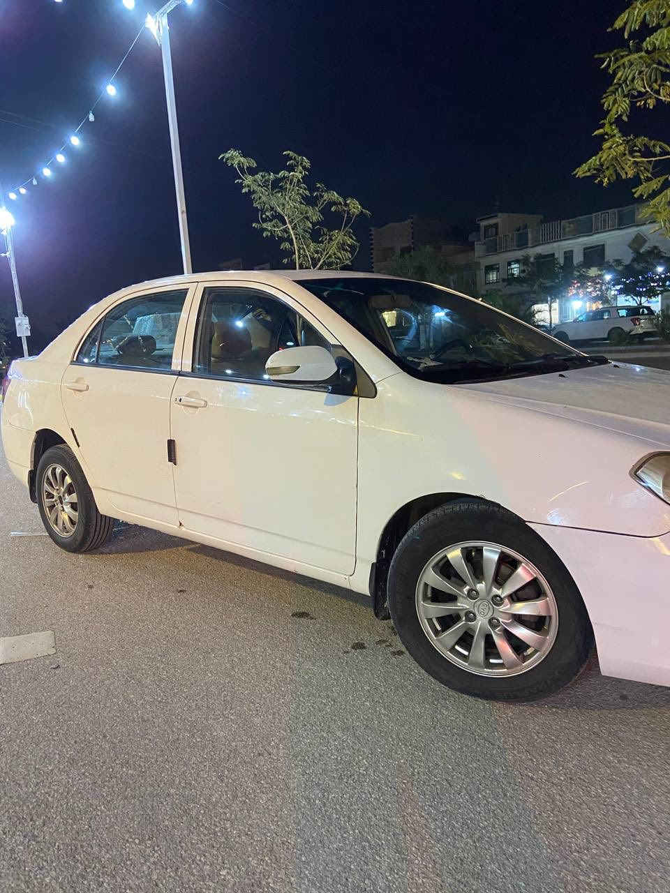 السلام عليكم بي واي دي جي ثري ٢٠١٣ بيها لاسيتك ولف عاطل اول متشغلها من هيه بارده فقط بيها دخانه بيضه كير مكفول السياره بسمي تحويل مباشر رقم بغداد مشروع وطني بيها جاملغين صبغ مع بارد السياره نضيفه ونصبتها حلوه مكانها بغداد حي الجهاد قرب مدينة العاب جنة الكرخ سعرها ٤٨ بيها مجال بسيط 
***********
