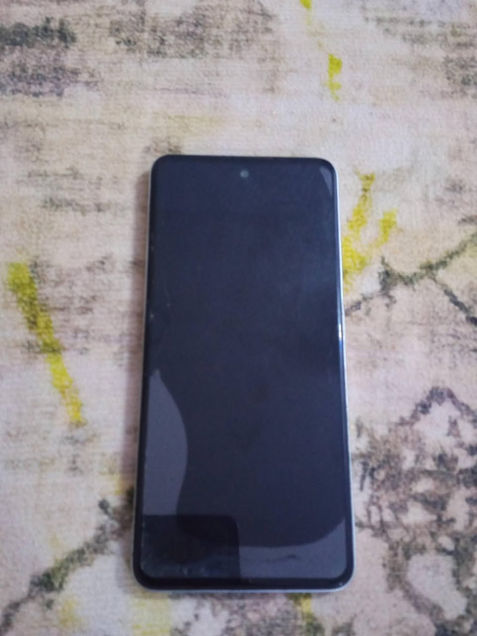 تلفون نضيف وياه شاحنته ذاكرته 128 السعر 85قفل المكان حي الشهداء يم الطاقه مال الكهرباء الرقم ***********
