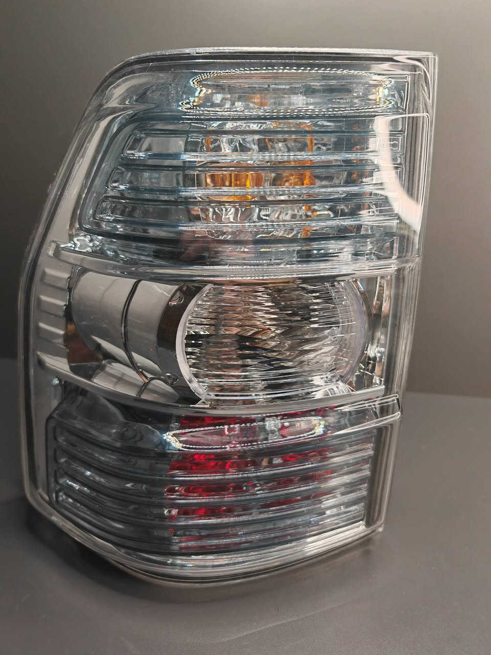 بك لايت باجيرو جهة السائق فقط جديد غير مستعمل 
متوفر بك لايت سيارة باجيرو جهة السايق، جديد غير مستخدم، كوالتي ممتاز جدا، كامل مع الكلوبات، يعني جيب وشد،
يوجد توصيل لجميع المحافظات ***********
