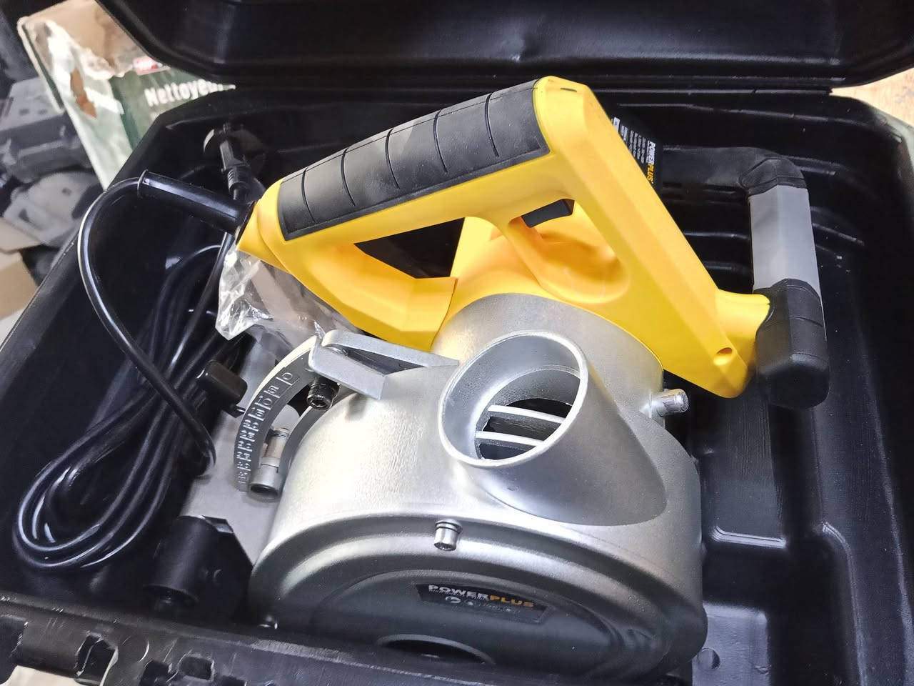 كوسره حائط حفر جدران بور بلص بلجيكي اصلي سعر القطعه 85 يوجد توصيل لجميع المحافظات


**إذا كنت صاحب هذا الإعلان وتريد حذفه لأي سبب، رجاءا أرسل رسالة إلى الدعم الفني**