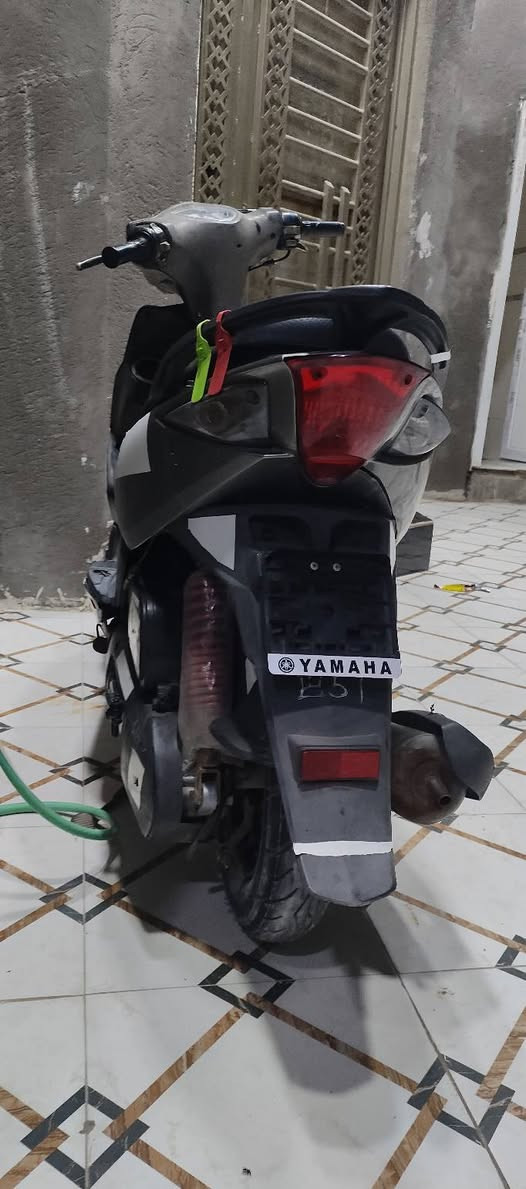 السلام عليكم ماكس مضلع ياباني لدراجه على وضع لوكاله كلشي بلاد ما عده دبل خلفي جديد سلف نص دوسه تشتغل هندر كذالك عينه لونين اشاير شغالات صطاب خلفي شغال لايت امامي عالي ناصي لسعر 900وبيهة مجال متواجد فقط واتساب او عل سيمكارت هاذ رقمي ***********
