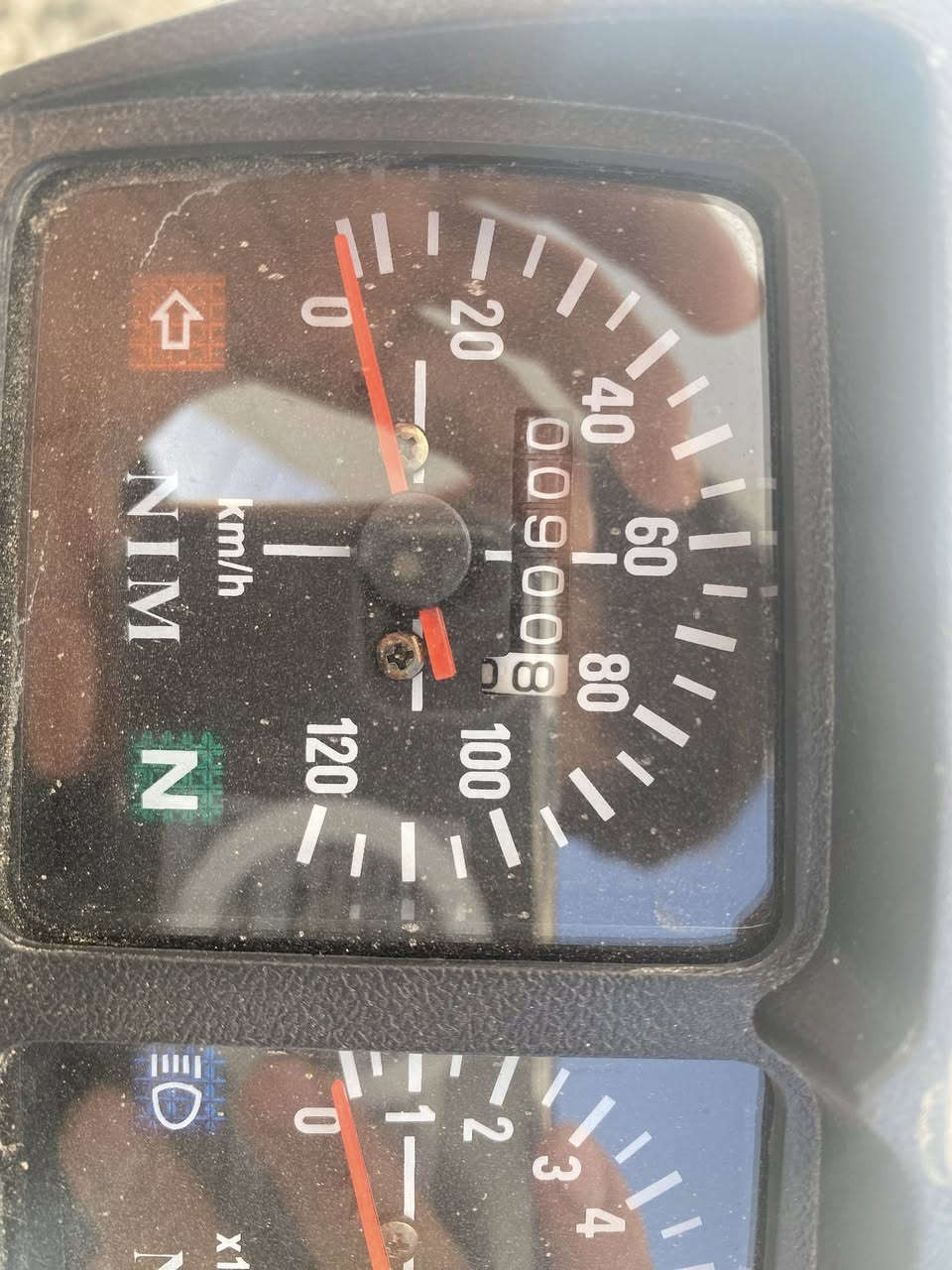 سلام عليكم اربعه كير جديده صارله شهرين طالع من وكيل وكيله العارضي دراجه اصولي اوراق كامله ماشيه ٩٠٠كيلو متر 
سعر مليون ١٥٠ وبيه مجال قليل مكاني نجف ***********
