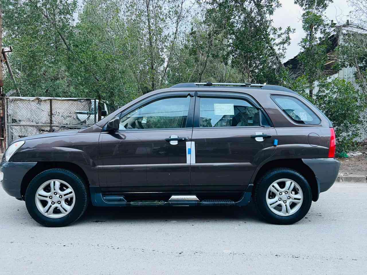 السلام عليكم كيه سبورتج موديل ٢٠٨ وارد امريكي صور حادث منشور السياره جديد وجاهزا مكينه وكير وحداديه وتبريد مكفولات مكينه ٦ سلندر العنوان بغداد الامين الثانيه شارع نواب السعر ٩٢وبيه مجال شي بسيط الهاتف ***********
