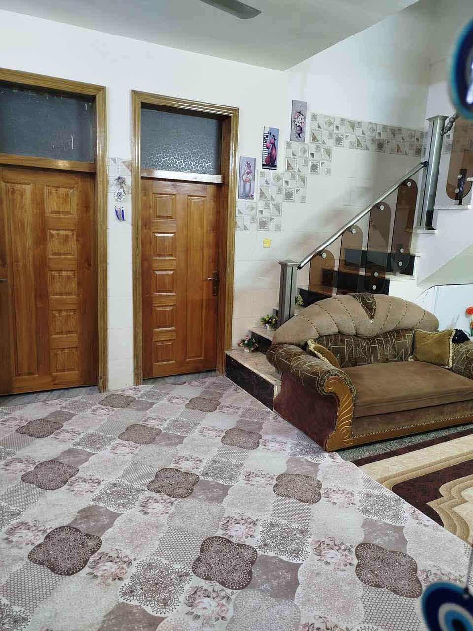 السلام عليكم
دار للبيع عنوان أربع شوارع زراعي علي مكلف خلف أزياء عبود المساحة 170 متر يحتوي على 6 غرف نوم الطابق الأول غرفتين نوم وصاله ومطبخ واستقبال الطابق الثاني 4 غرف نوم الدرج طابقين مرمر محجرات المنيوم حديثه جام الفرع كامل مجاري وتبليط . للاستفسار اكثر رقم صاحب الدار ***********
