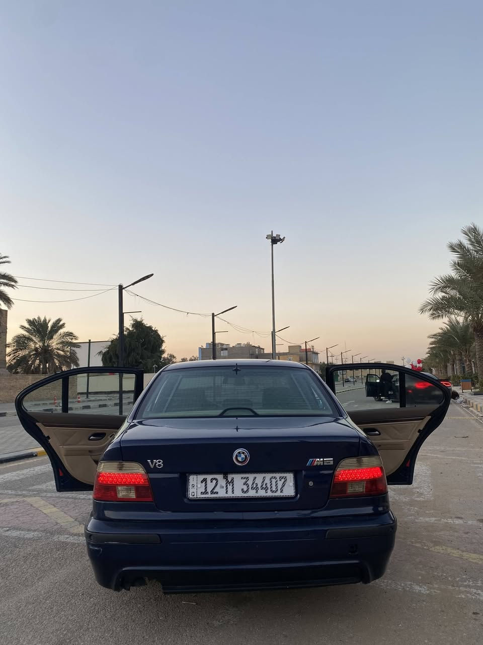 BMW E39 /535 /V8 اصل 
موديل 1997 محدث M 2000 وفوك ، كير تبترونك (+/-) ، غرفة جلد خام ، تبريد ثلج ، مكينة گير جدد شرط الفحص ، دعاميات M ، كامرة خلفية ، تبريد قطعتين ، حساس دعامية اصلي ، بردة كهرباء ،  السيارة صبغ عام جمالية ، بانزين محسن فقط .
ايرباگ شغال ، رقم الاوربي الجديد نينوى سنوية بأسمي شرط التحويل .
مكان السيارة /  النجف الأشرف /  سعر 98 وبيها مجال
تواصل / واتساب / ***********
بيع مستعجل
