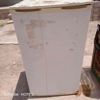 ثلاجه • حجم صغير • شغال