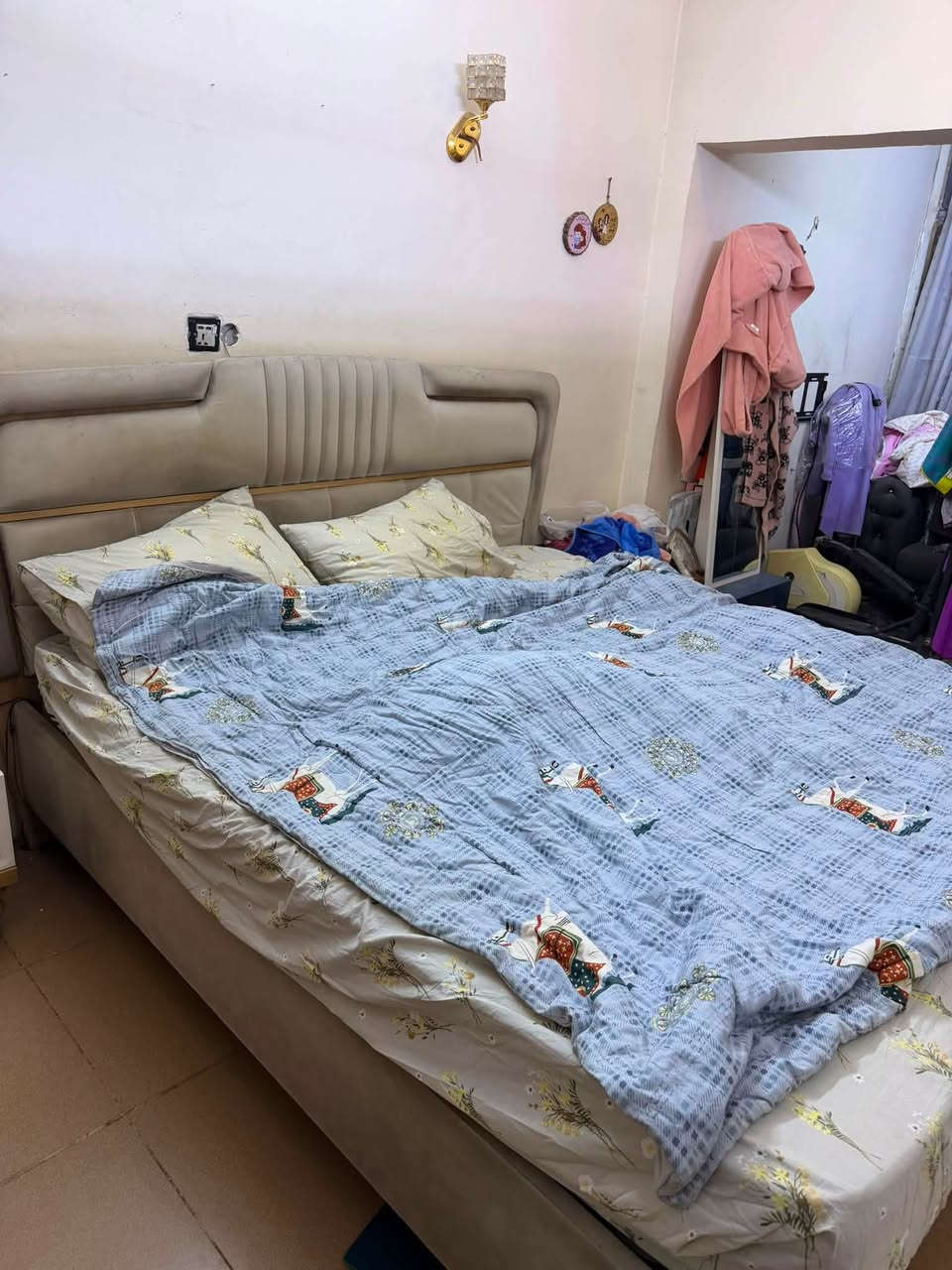 غرف نوم مستعملة نظيفة 
للاتصال ***********
