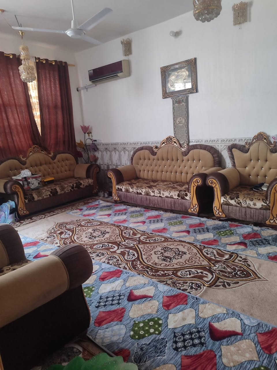 السلام عليكم
دار مساحة ٣٧٠ متر 
زراعي مفوض بالطابو سند ٢٥
النزيزة شارع متوسطة دمشق
***********
