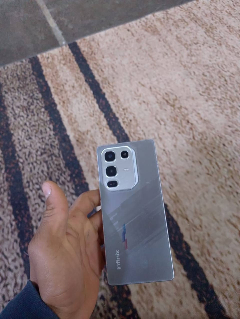 سلام عليكم جهاز للبيع انفنكس نوت 50 برو ذاكره 256 شاحن 70 واط وكرتونته وياه مستبدل فقط ايسي جهاز نضيف الله شاهد وضد المي والغبار سعره 250 قفل ويرهم مراوس راس براس شعندك نزل مكاني بغداد كاضميه متواجد خاص او وات ساب *********** خاص
