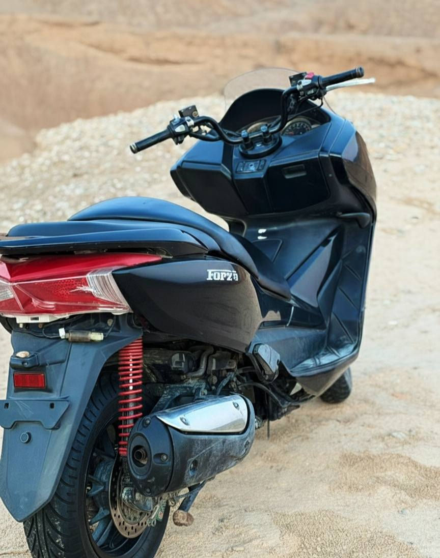 : السلام عليكم، للبيع فورزا Mf12 يعني 0/12 موديل 2018 بحالة نادرة. الدراجة ماشية 19,000 كم حقيقي 

​المكينة: بلاد، ناعمة جداً ومكفولة من كلشي 

​الحالة: كفرات بلاد، لون أسود ملكي بلمعته متلكي هيج نضافه ، وكلشي بالدراجة شغال
الأوراق: مجوده والكمرك مدفوع

....-مكانها ديالى السعر تفضل خاص وبيك خير وتدلل


**إذا كنت صاحب هذا الإعلان وتريد حذفه لأي سبب، رجاءا أرسل رسالة إلى الدعم الفني**