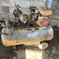للبيع كمبريسر شركة انجيكو غنيه عن التعريف نضيف لازرف لاشي جاهز للعمل ح...
