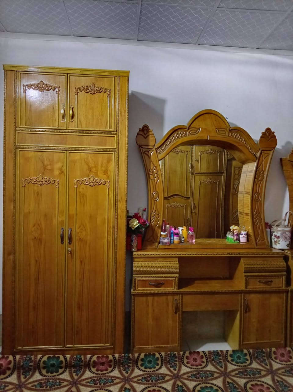 غرفه صاج نضيفه سعره مليون ونص بيها مجال الاستفسار.
‏‪***********‬‏
