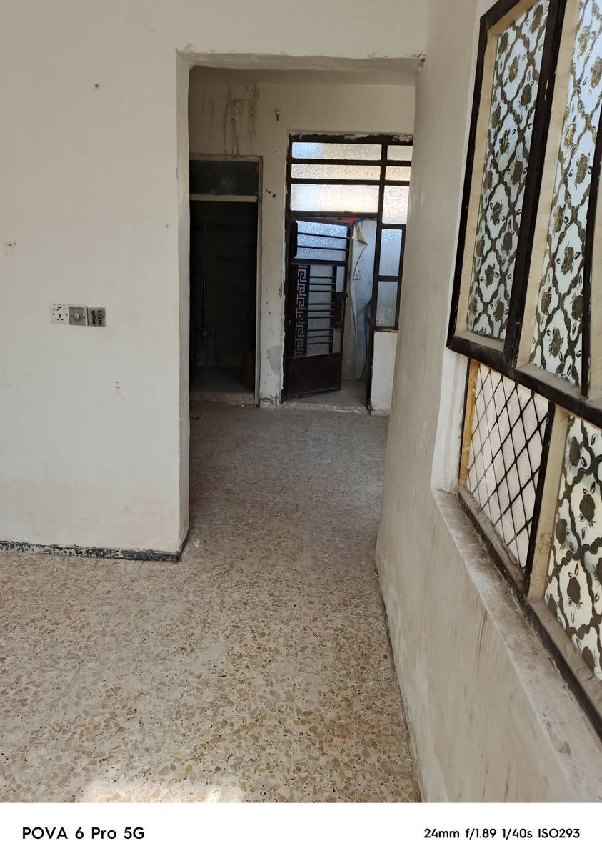 50 متر طابق واحد بناء بلوك بشارع ابو دراج خدمات كامله للبيع ***********
