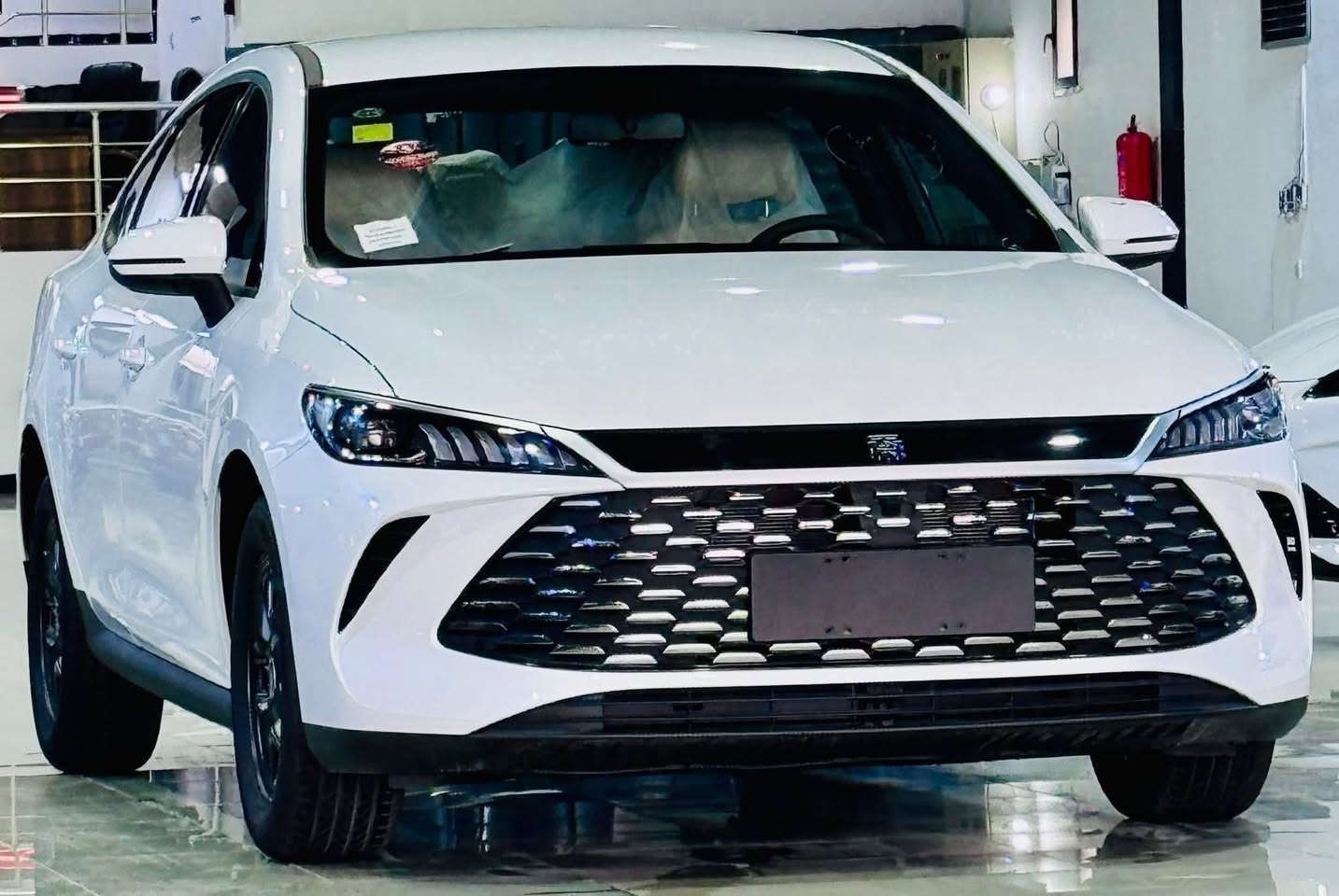 ﷽

‎(مجموعة شركات فراس الحمداني اربيل شارع ١٠٠ م )

BYD QIN - PLUS

اللون : ابيض داخل ابيض 

الموديل : 2025

حجم المحرك : 4 سلندر ( 1,5L )

‎عداد المسافة ( زيرو ) 

المواصفات : 

‎بصمة ابواب 
‎بصمة تشغيل
‎تحكمات ستيرن
‎نظام NFC
‎3 أنظمة تشغيل (كهربائية - هايبرد - بنزين )
‎شاشة كبيرة لمس 
‎شاحن لاسلكي
‎تبريد قطعتين 
Apple car play 
Android Auto
‎مانع انزلاق + ABS
‎منافذ AUX+USB
‎تحكمات وضعيات القيادة ... Drive Mode
‎حساسات  خلفية 
‎اشارات بالمري 
‎اوتو ستارت Auto Start 
‎اوتو ستوب Auto Stop
‎رادار امامي + جانبي + خلفي
‎ويل كروم 
‎هاندر بريك بصمة

‎وباقي المواصفات معروفة

العنوان : 

‎اربيل شارع 100 م مقابل الشركة العامة لتجارة المواد الغذائية

للاستفسار والاتصال على قسم المبيعات :

‎ ابو علي  

***********
***********

حواس 

***********
***********

زيد 

***********
