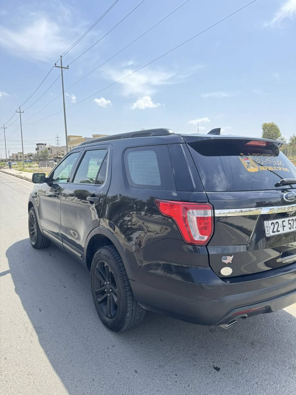 فورد EXPLORER 2017
مواصفات 
محرك v6 (3500)
تحكمات ستيرن 
شفتات بالاستيرن
بصمه 
تشغيل عن بعد
4*4 فورويل
سبعه راكب 
تبريد امامي وخلفي مركزي 
وبعد بيها مواصفات
طخم جديد امامي خلفي 
طخم تايرات جديد 
سياره ماناقصها أي شي خير من الله 
محرك وكير شرط ما مفتوح 
للاستفسار الاتصال عالرقم ***********
