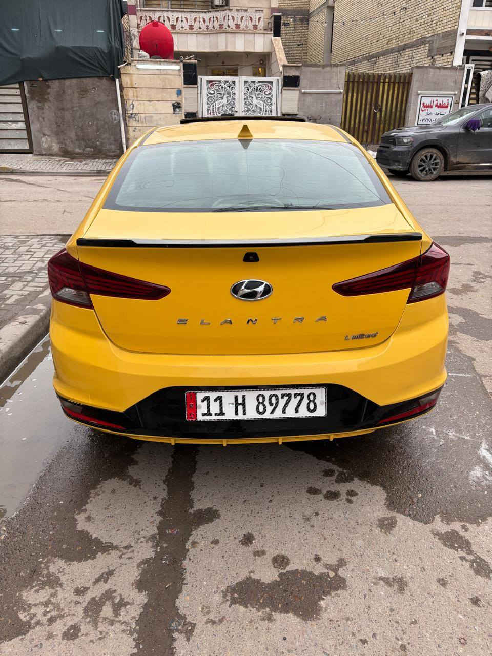 سلام عليكم عارض سياره للبيع انترة موديل 2019
حادثها جاملغ امامي بدون أي دواخل شاصي الغد كفاله الجاملغ نفسه مامبدل السياره اليبل واحد محرك دوش 2000ممفتوح بس القبق الفوك مالت المحرك مفتوح السياره تخم تاير حداديه كفاله عامه السياره فول المتيت فول للأخير 
مكاني بغداد 
الرقم ***********
