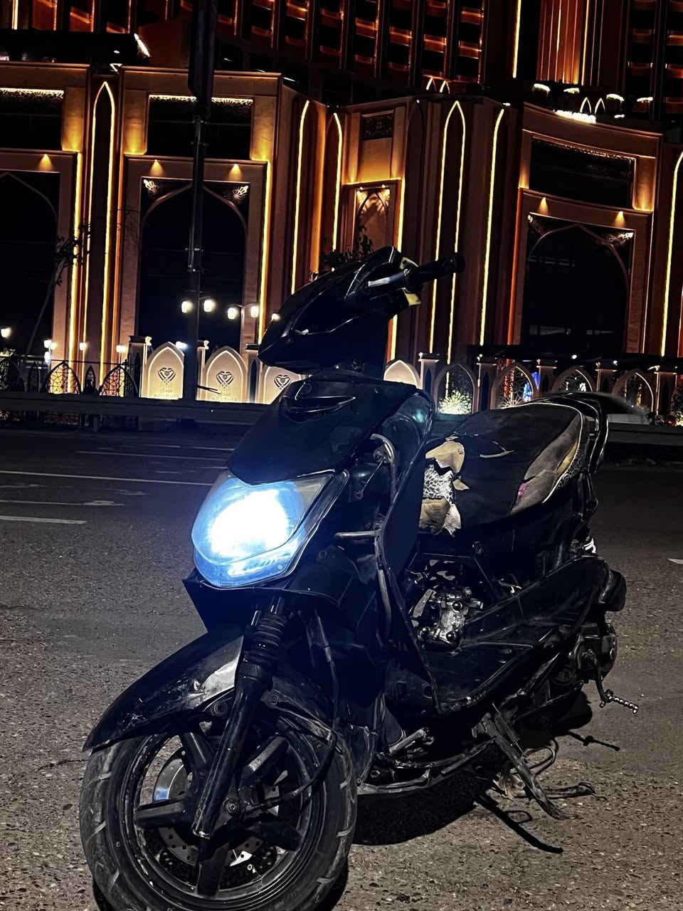 السلام عليكم شباب 
اقره المنشور عدل 
دراجه سكنس نثيه 
محرك 58.5
كلشي شغال بيها كهربائيات سلف هندر 
نقص باتري وترتيب خارجي 
سعر 250 قفل قفل قفل او مراوس بعدله مال لعب 
مكاني بغداد الدوره 
متواجد واتساب فقط ***********
