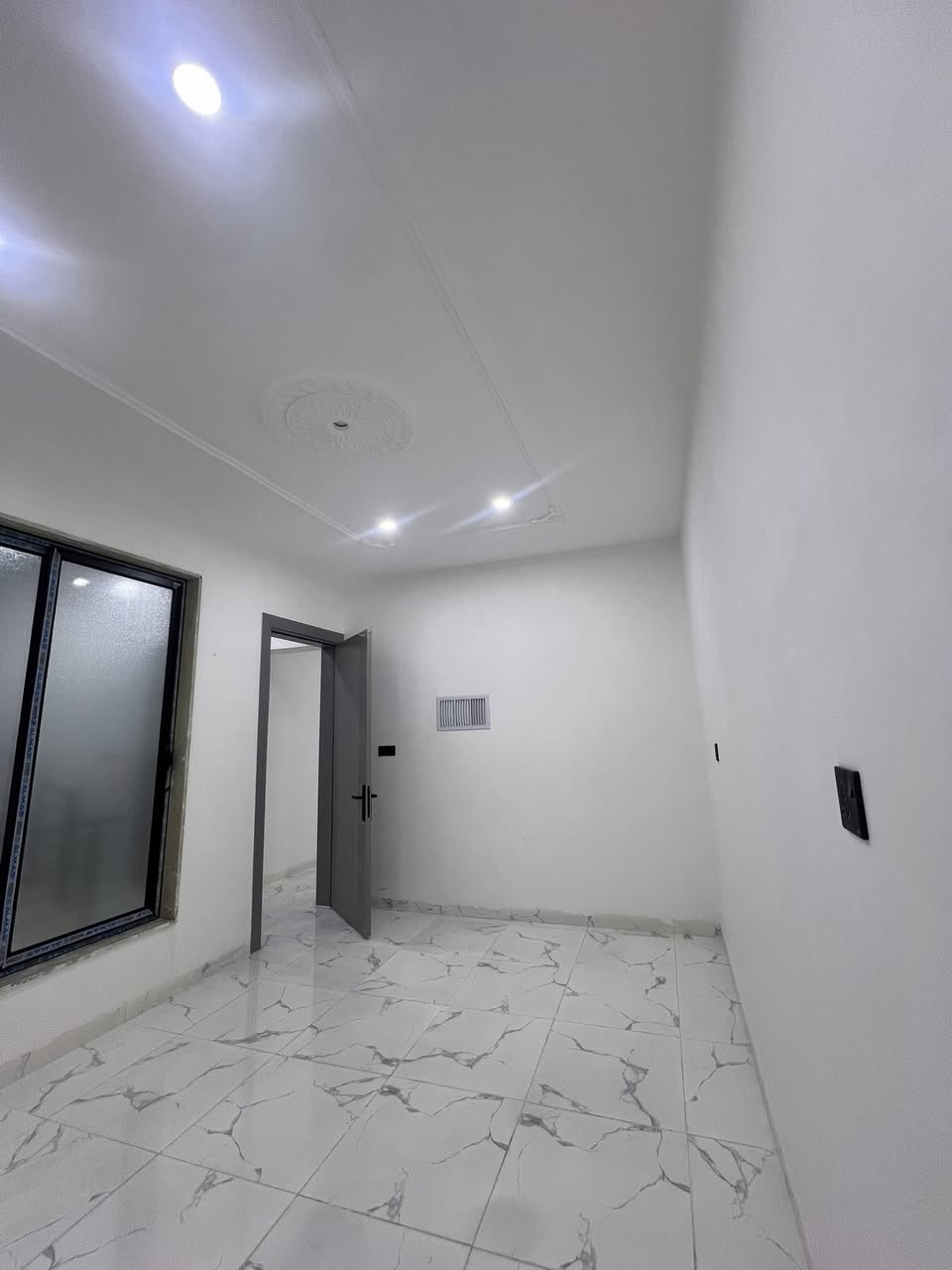 🏘️خانوو بۆ فرۆشتن لە گە رە کی 8حەسارۆک سفر بە کارنە هاتووی
پیکدیت
🔺دوو هۆل دوو مە تبە خ
🔺یە ک دە یوە خانی 
بوو زانیاری زیاتر پە یوە ندی بکە ن بە م ژمارانە ☎️*********** یان***********📲
