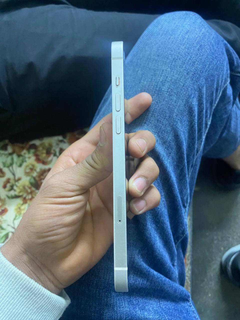 سلام عليكم : ايفون 14 بلاس جهاز نضيف بطاريه 92 مامفتوح بس بي فطر بشاشة مابين *********** نموذج MQ4D3J/A سعر 500 وبي مجال بصيط تواصل واتساب
