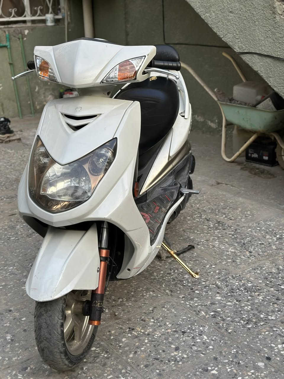 السلام عليكم شباب

 سكنس فحل خمسينية للبيع

عليه تزويد خارجي فقط اصلي مكينه بلاد برغي مامفتوح كفاله دراجه من برغي للبرغي

تزويد عليه 
صدر انسي واي وفج فرندو

فلنجه رياضي ماشادهً أنطيه الك ويه دراجه

قبق بانزين مختلف شكل بستم

ستان بوش اصلي

قبق فلاوين اصلي 

فراك انسي واي ماشاده أنطي الك ويه دراجه

شمعه مال مكينه اصلي مشاده انطيه الك ويه دراجه 

دواسات كاعيه

تجوه اصليه 

قبق كلجات كاربون شوته كاربون فلاوين كاربون 

دبل خلفي رياضي اصلي سبرنك سبع ألوان

بدأت بريك رياضي اصلي مشاده أنطيه الك ويه دراجه

كلجات رياضي شلعه معدل فول💯

يولد دراجه بترابه ماعندي وكت اغسله 😂نضافه كفر 100‎%‎

ملاحضه❗️❗️لحد يكلي شبيه مابيه دراجه من طول لطول بلاد اني شدتله تزويد جماليه نكره سلف كلشي شغال بيه مكينه ناعمه  لون دراجه صدفي مميز 🧏🏽‍♂️سعر خاص اتصل واتساب متواجد

رقم❗️***********
