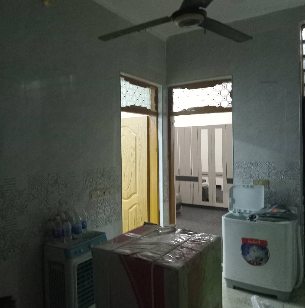 ١٠٠متر مربعه استقبال ومطبخ وحمامات داخليه وخارجيه وغرفه وحديقه نظام تركي طابوك صب كونكريت ***********اتساب السعر ٣٠ العنوان نجف الاشرف مقابيل قريه القدير عمود ٢٨٢مقابل مكتب التساهل العقار ***********اتساب النجف, العراق
