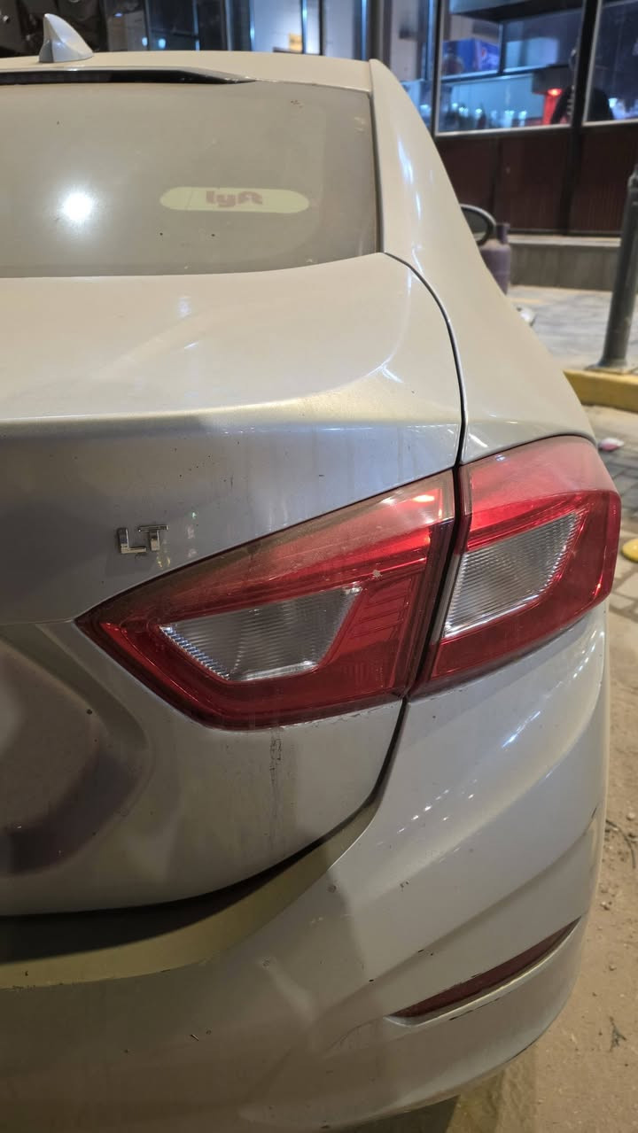 السلام عليكم شوفرليت کروز موديل 2018
🚗:
✅ وارد أمريكي
✅ فئة LT
✅محرك 4 سلندر
✅سعة 1.4 لتر تيربو
✅ مكينة وكير سليم وشغال ممتاز 
✅ كشنات جلد
✅ استهلاك بانزين اقتصادي
✅تمشي على بانزين عادي
✅اقتصادية جدا بالبانزين
✅ أوتو ستوب (إيقاف وتشغيل تلقائي للمحرك)
✅تبريد قوي
✅نظام مراقبة ضغط الإطارات
✅شاشة وسطية
✅شاشه تدعم كار بلي+اندرويد اوتو
✅مثبت سرعه 
✅ رقم نجف وبإسمي
📸 صور الحادث مرفقة مع المنشور
📍 المكان: الديوانية
📞 اتصال / متوفر واتساب+سيم كارت: ***********
