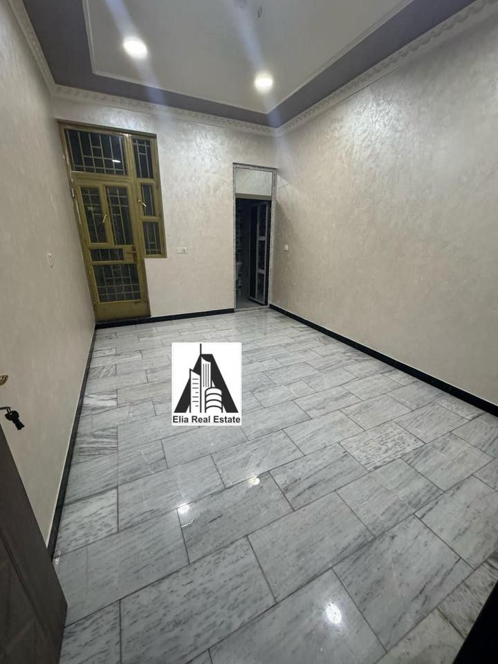 للأيجار شقق سكنيه جداً نظيفه
💚طابق أرضي : استقبال ومطبخ وغرف نوم 2 وصحيات 2 .. ايجار 800 الف + 30 الف خدمات 

💚طابق اول فوق الارضي : استقبال ومطبخ وغرف نوم عدد 2 وصحيات عدد 2 .. ايجار 750 الف + 30 الف خدمات 

( الخدمات تشمل عامل تنظيف للبنايه + اجور الماء + الكهرباء ) 

الموقع : السيدية / شارع جامع السيدية / قرب شارع 40 
للاستفسار اكثر 
*********** حمزة 
مكتب ايليا للعقار
