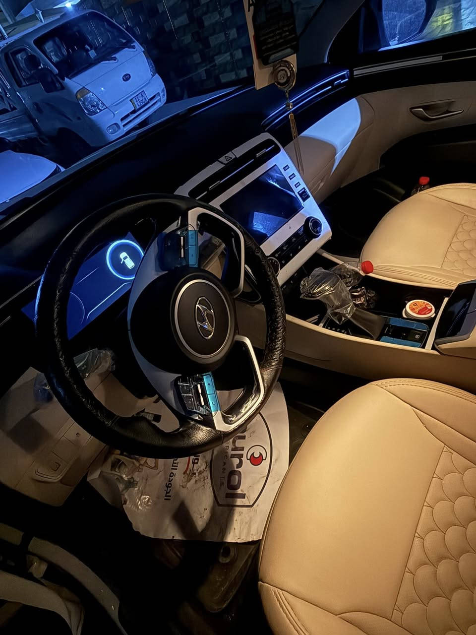 هيونداي توسان 2024 خليجي مكفولة من جميع النواحي سيار مغلفه من داخل ب200دولار
رقم إنكليزي بغداد بإسمي

سعرها 207وبيها شي بصيط

السيارة فول مواصفات عدا بنرامه  ماشية23 ألف

محرك 2000

تشغيل عن بعد

بصمة تشغيل

شاشة ديجيتال

2 مقاعد كهربائية

مري شفط بإشارة

حساسات أمامية وخلفية

 أوتو هولد

نزول منحدرات

نظام ABS

مانع تزحلق

شحن وايرلس.بلوتوث، USB

مكاني طالبيه بغداد

***********
