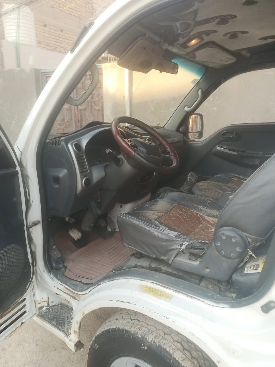 السلام عليكم
كيا بنگو نثيه موديل 2015 

سياره جاهزه من كلشي گير ومكينه وحداديه تخم تايرات  سنويه لل ٢٧ 

السعر ٩٥ وبيها مجال للشراي 

مكاني الناصريه سوق الشيوخ 

مامتواجد ع الفيس ***********
