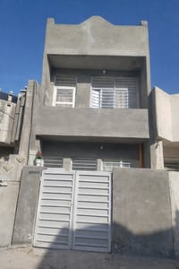 دار للبيع – فرصة حلوة للسكن أو الاستثمار 📍 الموقع: الدورة / شهداء أبو ...