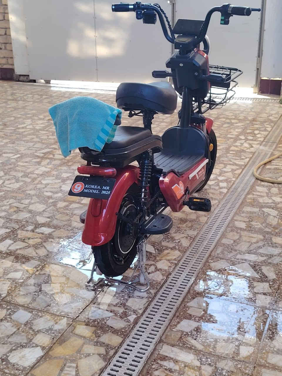 البيع دراجه حجم 14السرعه 60استخدام شهر فقط السعر 325الف وبيه مجال ***********
