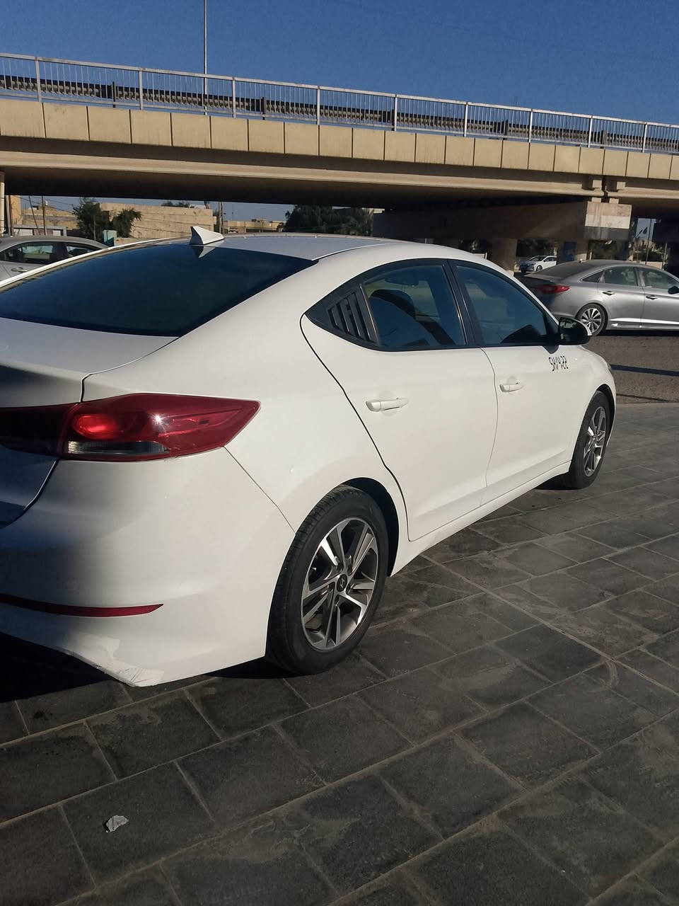 النترا 2017 امريكي تبديل باب السايق وجاملغ بدون دواخل مكينه كير تبريد تدفئة حداديه كله مكفول مكينه 2000 مامفتوحه سنويه لل28 مكان ناصرية مركز *********** السعر 120
