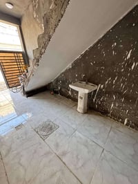 شقه ارضيه • غرفتين نوم • منور ٢