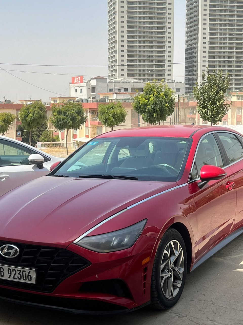 هيونداي سوناتا 
2021
محرك 2.5 تنفس طبيعي 
ماشيه ٦٧ مايل 
وارد امريكي
فئه SEL
تشغيل عن بعد 
اوتوهولد 
اربع انظمة قياده 
دخول ذكي 
رادار ٣٦٠
نقطه عمياء 
ابل كار بلي مباشر دون كيبل 
كاميرا خلفيه دواره 
بريك اسست امامي وخلفي لمنع الحوادث 
مكان السياره البصره التحسنيه 
السياره ع ايدي  جديد  
بس بيها كم ملاحضه كلش بسيطات تجي وتشوفهم 
بالنسبه احادثه 
بيها جاملغ  وربع البنيد  مصبوغ  راجعات نفسهم بدون  دواخل ولا ايرباك وبالبصره انضربت عندي بالباب مال سايق دحجه خفيفه  ما مصلحه باقيه ع وضعها تجي وتشوف 
حادثه كلش سخيف والسياره جديد 
السعر :١٦٥ وبيها مجال بسيط للشراي يدلل 
***********
