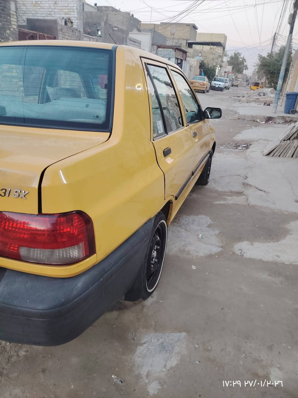 السلام عليكم
سيارة حلوة ونظيفه موديل ١٥ بسمه تحويل ثاني يوم رقم بغداد نكليزي كير ومحرك كفاله
تجي وتشوف بعينك 
مكاني بغداد  (السعر ٣٨)
مصفرة هيئه وغرامات
مامتواجد عل فيس
***********
